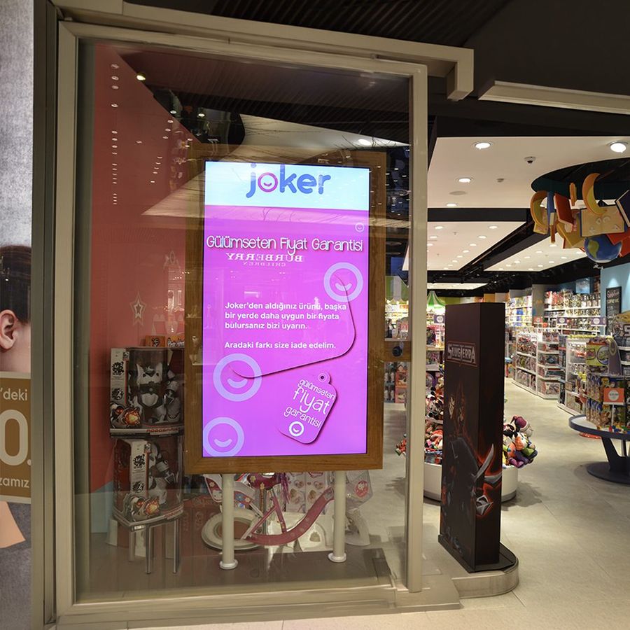 Lüks Karma Kullanım AVM Digital Signage Projesi